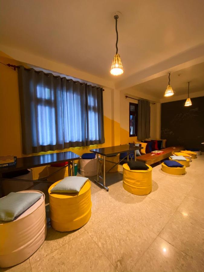 Nomads Hostel Tosh Exteriér fotografie